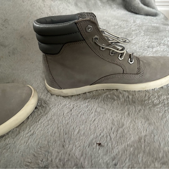 Gray timberland boots size 7 - Picture 2 of 7